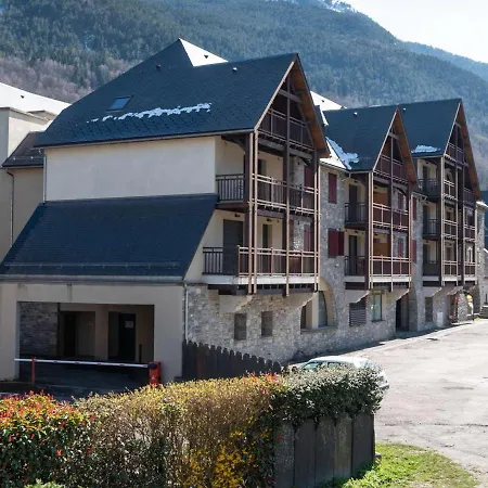 Confortable Pour 4 A Saint-lary Village, Proche Thermes Et Telecabine - Fr-1-296-356 *