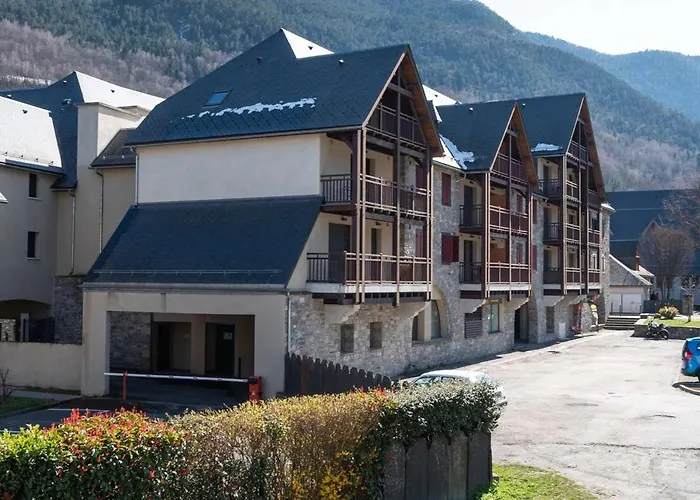 Confortable Pour 4 à Saint-lary Village, Proche Thermes Et Télécabine - Fr-1-296-356 *